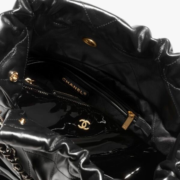 CHANEL 22 SMALL HANDBAG