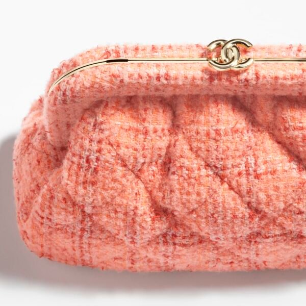 CHANEL CLUTCH
