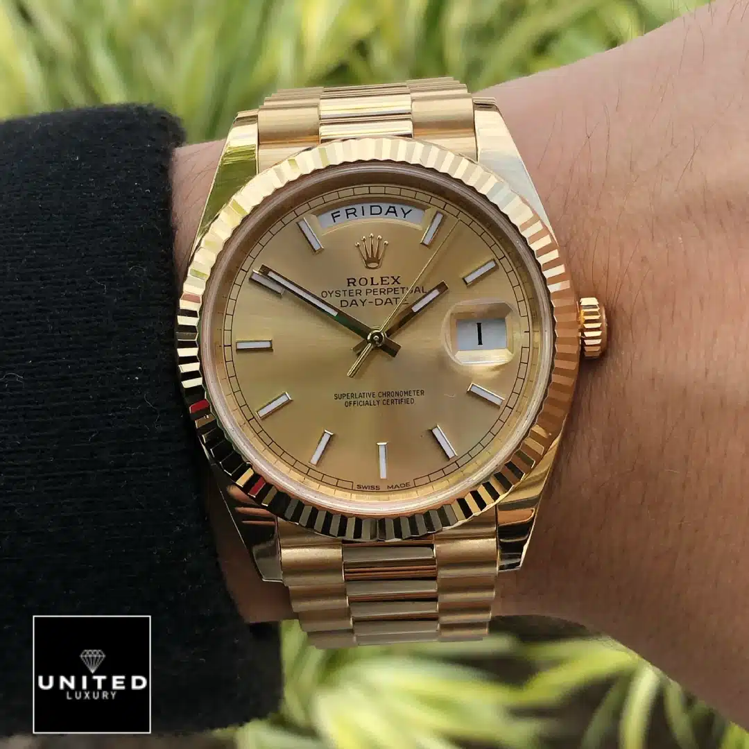 Rolex Day-Date 228238 "Yellow Gold" Precision Duplicate 1:1 Yeni Proje 2 6 Rolex Day-Date 40 228238-0003 Champagne Dial Stick Indices Replica on his arm