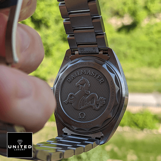 Omega Seamaster Railmaster Co-Axial Master Steel 220.10.40.20.03.001 Collector’s Clone 1:1 omega seamaster 220.10.40.20.03.001 replica case Omega Raılmaster Stainless Steel Case Replica green background