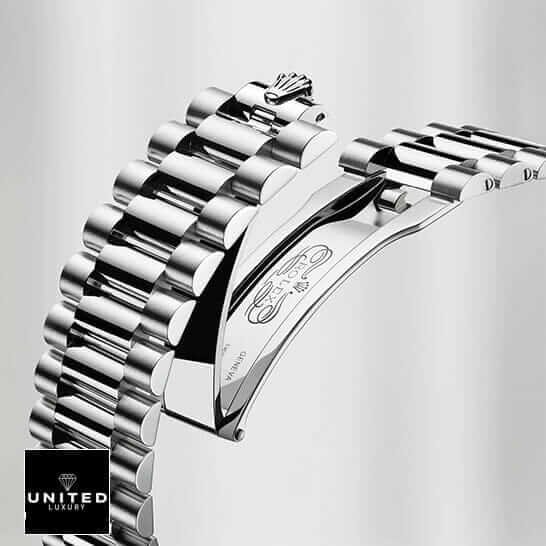 Rolex Day-Date 228238 "Yellow Gold Fluted Bezel" Detailed Replica rolex 18239 black replica 6 Rolex Day-Date 118239 Replica Oyster Bracelet on the Rolex logo